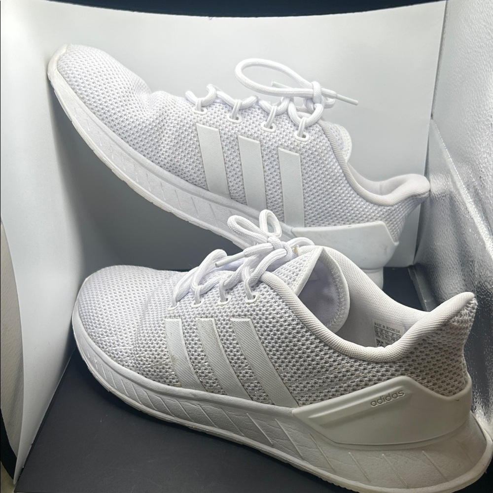 Men’s adidas White Questar  flow NXT Knit Athletic Sneakers size 12